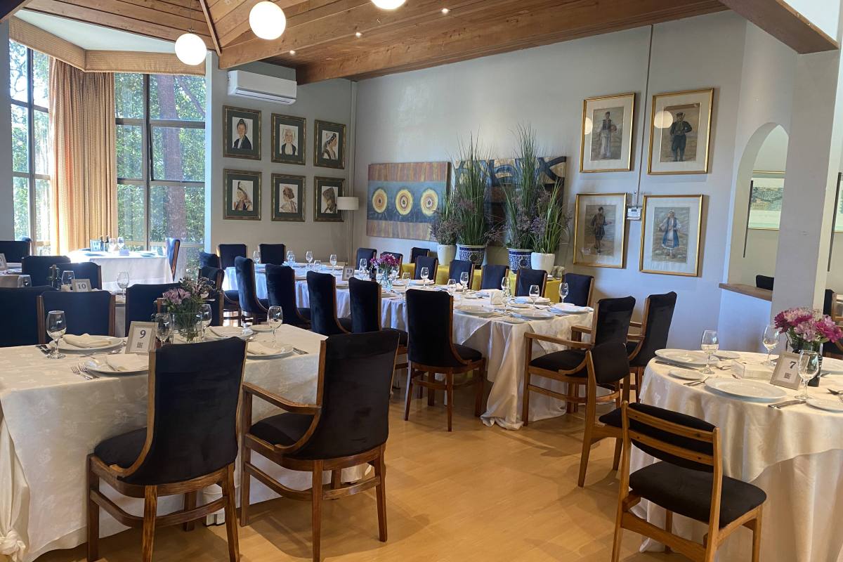 Salón Brac - Croata