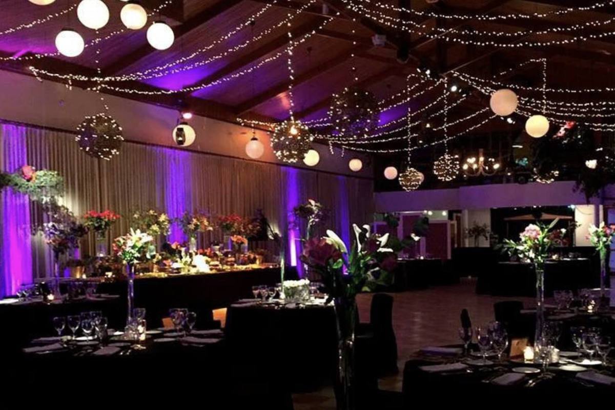 Salón Zagreb - Croata - foto 6