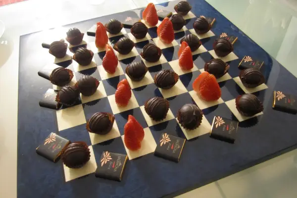 tablero de ajedrez, chocolate, gourmet, gastrónomo, chocolates finos, chocolates, dulce de chocolate, confiserie, trufas de chocolate, chocolate praliné, confitería de chocolate, chocolates de trufa, chocolates trufas, chocolatier ,Pixabay
