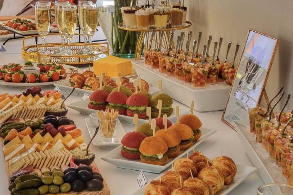 Loreto Rojas Producciones - Buffet - foto 3